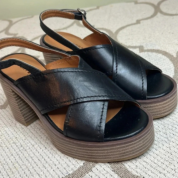 Lucky Brand Delmie leather Backstrap High Heel Sandals platform, NWOT - Picture 17 of 17